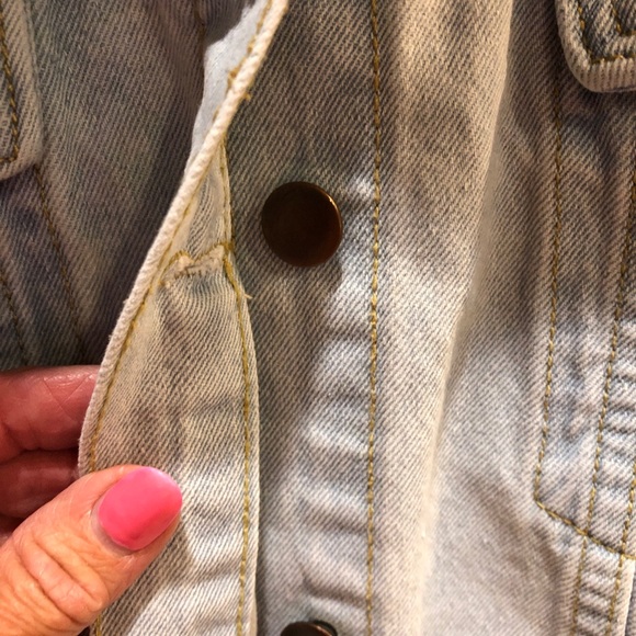 Pretty Little Thing distressed denim jacket size L - Picture 8 of 11